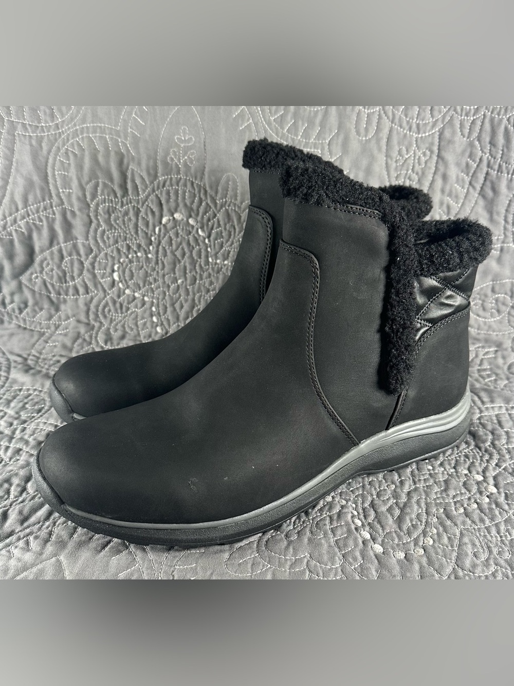 Baretraps Women’s Black Ynez Snow Ankle Booties NWT Size 11